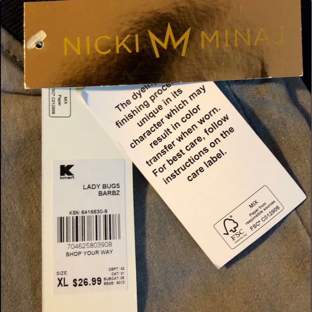 NICKI MANJI JEGGINS!